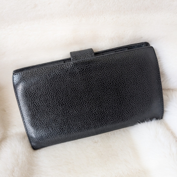 Chanel Caviar Kisslock Wallet. - Picture 4 of 16